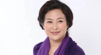 演员许娣：长相端庄秀丽，与丈夫恩爱43载，儿子儿媳都是圈内人
