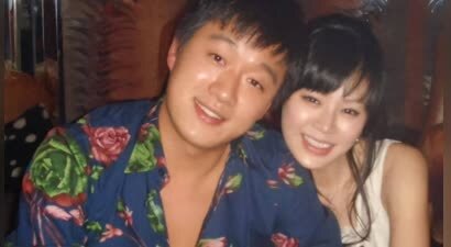 电影院偶遇佟大为夫妇，妻子脸肿被嘲像庆奶，和一旁董璇差别好大