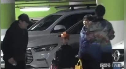 文章彻底沦为笑话!42岁姚笛儿子曝近照,身高已有140,长相酷似文章