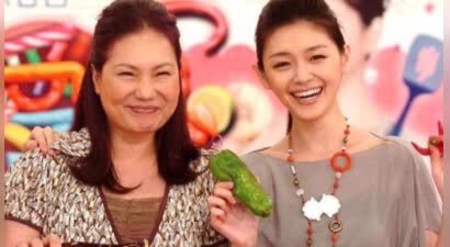 S妈被曝悲伤过度被送急诊，心脏疼痛致呼吸困难