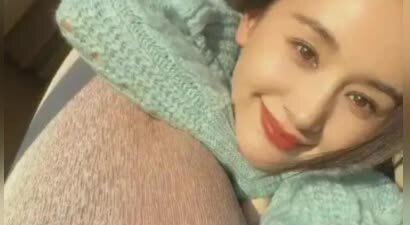 38岁王子文携儿子逛街被偶遇，12岁豆芽身高都快超妈妈了