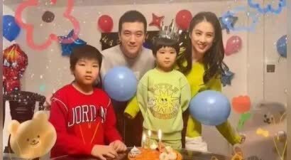 杨子发文庆祝女儿毕业，尽显父女温情，当初对黄圣依这样温柔就好