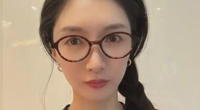 曝江疏影国外藏私生子后续：幕后多位大佬被扒，本人露面一脸愁容