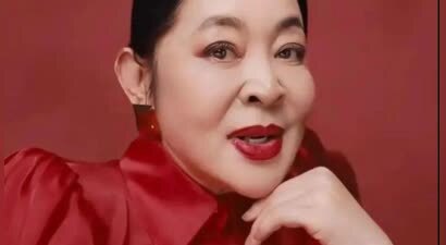 倪萍拍母亲节广告翻车！被嘲脸像开了恐怖特效，整容争议被翻出来