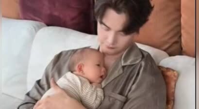 张檬首次公开儿子正面照，小五怀抱孩子尽显温柔父爱
