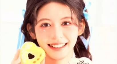 翁虹女儿近照曝光，17岁小水晶出落成大美女，比妈妈年轻时还养眼