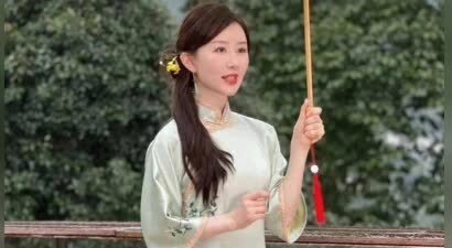 舒畅7年无戏可拍，转拍短剧遭网友骂！网友怒斥：真丢人，难道不能体面退休？