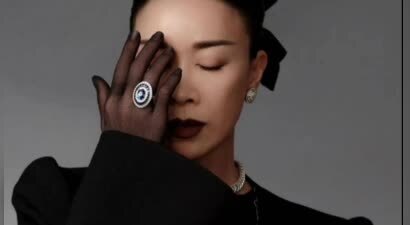 那英伦敦陪李嫣吃饭被赞“比王菲贴心”？“干妈KPI”又达成了？