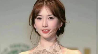 戛纳晚宴：林志玲瘦脱相，周冬雨脸垮，被和Mai贴头的张凌赫惊艳