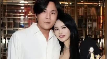 看哭！秦昊47岁生日，57岁伊能静写了一篇长文，再次回应婚变问题