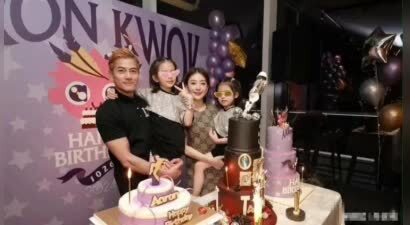 61岁郭富城参加8岁女儿家长会！即兴开唱，现场犹如演唱会