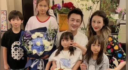 恭喜！香港知名男星妻子被曝怀第五胎，当众拉低裤头露出雪白肚皮
