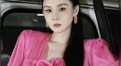 张颖颖骂得汪小菲母子狗血喷头，对方为啥不还手？她的底气在哪？