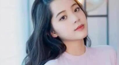 欧阳娜娜遭威胁后续：央媒发声力挺，外公身份不简单，罚款成笑话