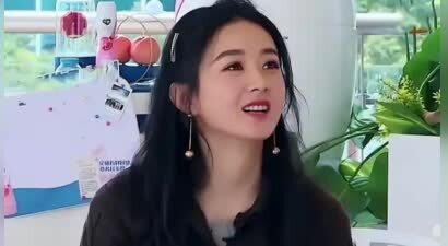 4年赚13亿，和冯绍峰离婚后的赵丽颖，为何不要儿子的抚养权？