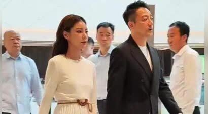 马筱梅回台北带小玥儿逛公园！玥儿罕穿长裙，剪头发了自信又漂亮
