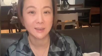 王阳老婆素颜近照，脸垮有颈纹，高斯全职主妇六年，家里干净整洁