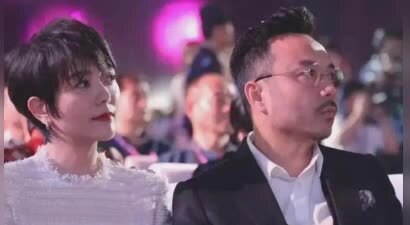 汪涵杨乐乐三层别墅罕见出镜，屋内古香古色，买4元艾草挂门上