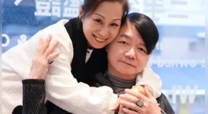 艾威公布爱妻Lisa告别仪式，二人相伴18年无子女