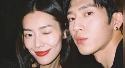 刘雯和井柏然已领证结婚？逛街恩爱甜蜜，女方事业越来越好！