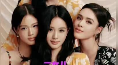 钟丽缇送二女儿参加夏令营，值机时千叮万嘱，明星跟普通妈妈一样