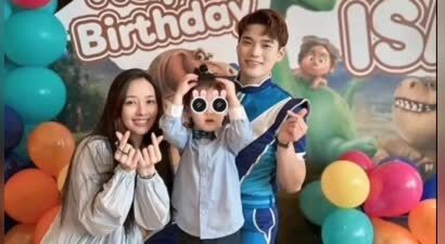 郭碧婷给儿子过三岁生日，小向笙留长发像向佐，生日待遇不如姐姐