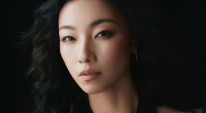 教育厅称正调查那尔那茜定向委培事件，媒体评:那尔那茜该给公众一个交代
