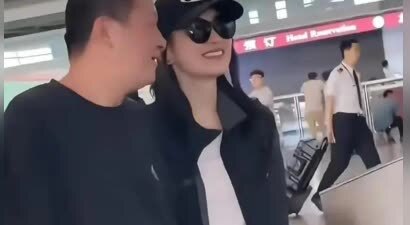 梅婷北京豪宅内景曝光，十个人住一栋别墅，屋里有些杂乱