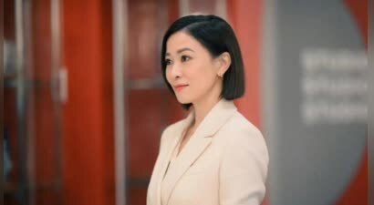 未婚独居、身价过亿，50岁佘诗曼，才是真正的狠人