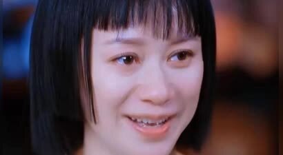 47岁倪虹洁痛哭失控，父亲冷漠无视，儿子直喊大名，人生中年不敢再婚