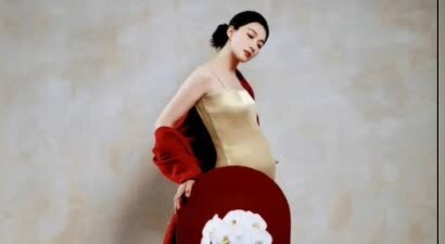 演员冯文娟官宣升级妈妈：原来孕育是这般奇妙