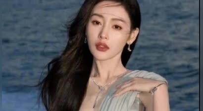 中国五大丰满女神！张雨绮沙漏腰 + 徐冬冬小麦腿，网友看呆！