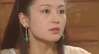 陈红脸平泪沟深算顶级美女吗？看她和周海媚、章子怡合照自有分晓