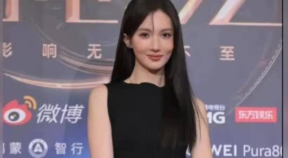 微博电影之夜，金晨脸僵鼻子歪，科技感拉满，动脸的后遗症太大了