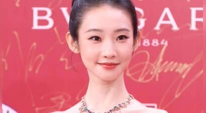 上影节闭幕式之夜，小花颜值飙升，中年明星“撑场面”！