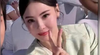 张柏芝“变脸”真相曝光，网友却集体叫好：44岁的她活得太爽了！