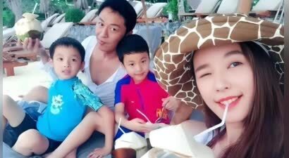马景涛与吴佳尼离婚8年：他单身事业暗淡，她独自带两个儿子生活