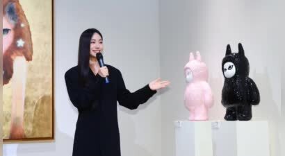 小S女儿作品陷入抄袭被嘲笑，众明星力挺她，强调只是模仿