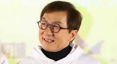 成龙老了，李连杰老了，周星驰也老了，而64岁的他看起来却像30岁