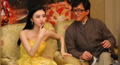 成龙不敢碰她，甄子丹搂不到她，王思聪不敢撕她，却被他当众亲了