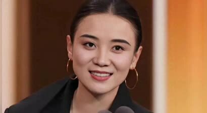 不愧是宋佳！谈帅哥、爱才子，却最终嫁给了小7岁的弟弟