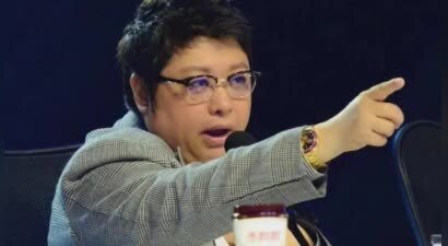 “骗”了我们30年，韩红父亲竟是家喻户晓的他，难怪都不敢得罪她