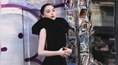 杨颖古董高定礼裙惊艳亮相 复古优雅变身时尚女王