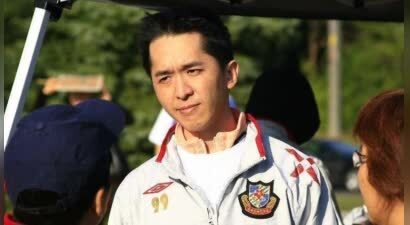 当代“韦小宝”邓兆尊，同时交往仨女友，最穷兜里就剩一亿