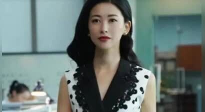 别再说刘亦菲“瘪臀”，这6位女星身材才是风情万种，完美曲线引人惊艳