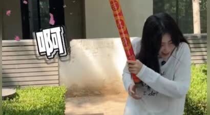 演员王梓薇买别墅，网友：十八线都能买别墅？