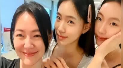 小S两女儿韩国度假，穿衣成熟，大长腿吸睛，具俊晔安排好友陪同