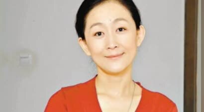 演员陈瑾：每天只吃一个桃，立志不婚不育，如今61岁开始害怕死亡