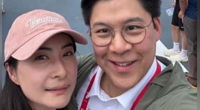 登上山东舰，郭晶晶晒最新合照！霍启刚回应：很感动，真的感动