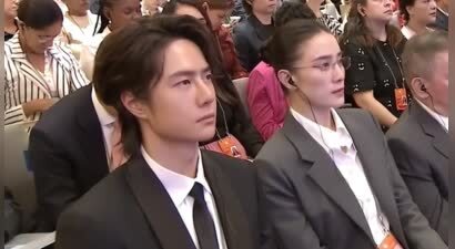 央视的镜头好真实，王一博帅的扎眼，吴京面相变了，宋佳太惊艳